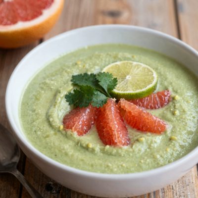 Zuppa di avocado e pompelmo