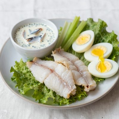 Insalata con salsa all’acciuga