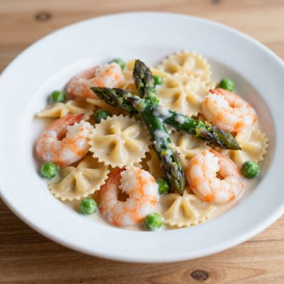 Insalata di pasta e gamberi