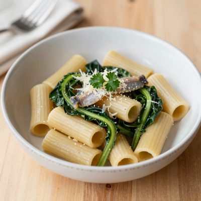 Rigatoni con cavoli e acciughe