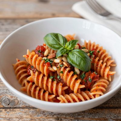 Taglierini con mandorle e pinoli