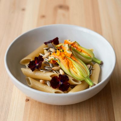 Penne ai fiori di zucca e ginestre